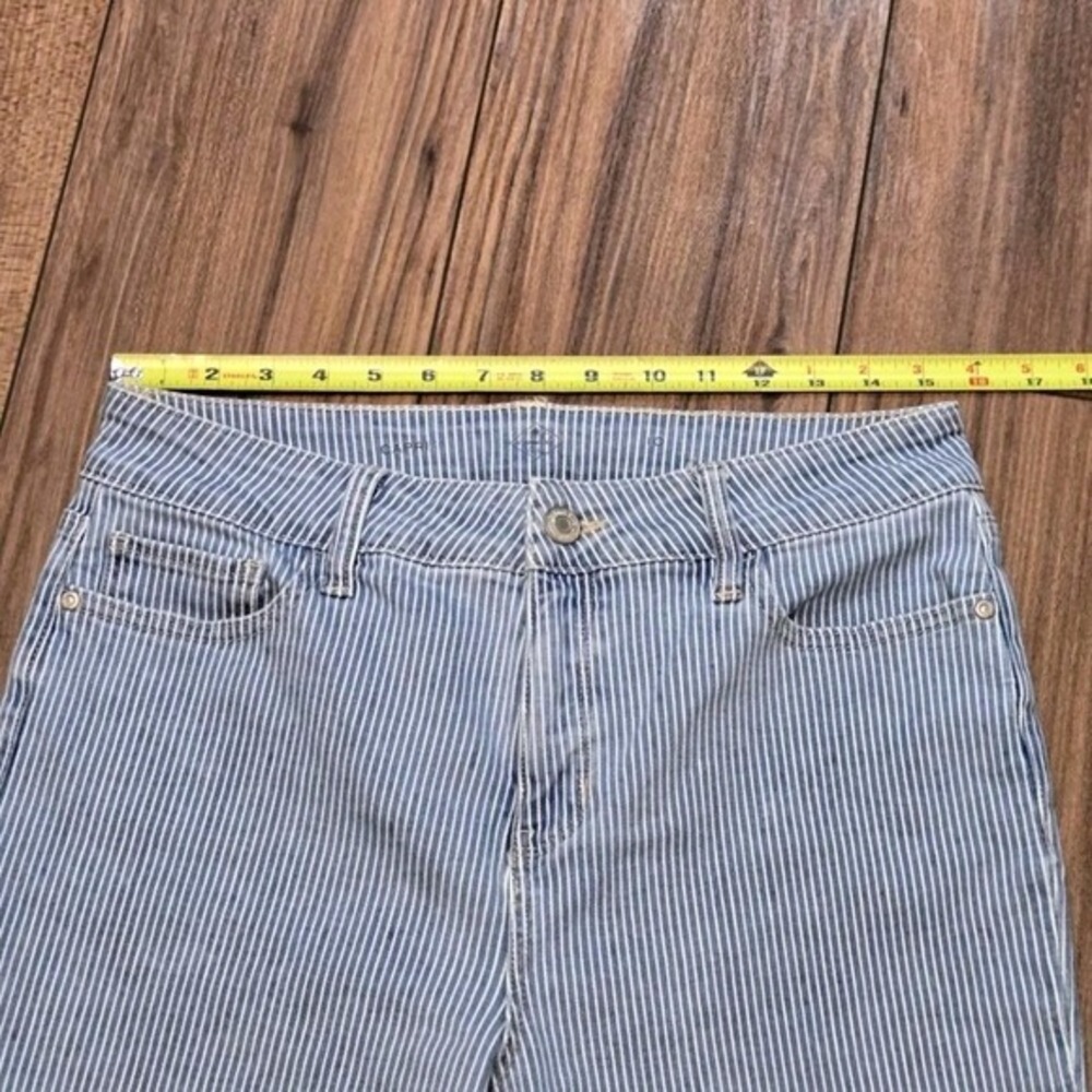 St Johns Bay Striped Cropped Jeans Size 10 Blue White Denim Casual Capri - Picture 4 of 12